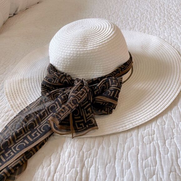 White floppy beach hat w scarf - Picture 1 of 1